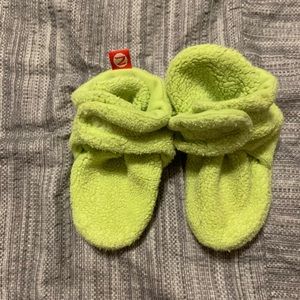 Zutano booties  EUC 6 months